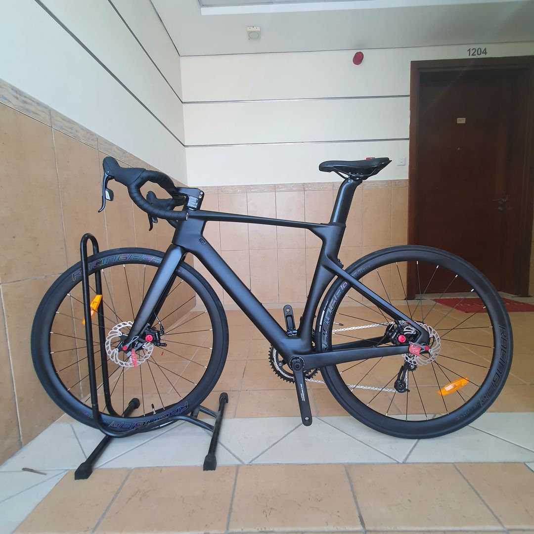 R10 700c Carbon Bike Road Bike - Matt Black SRAM c2c
